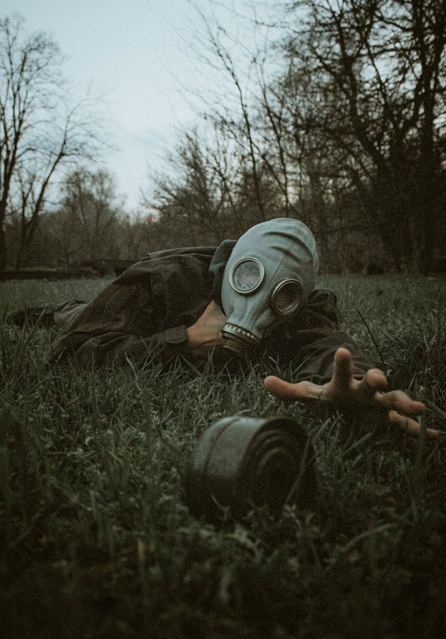 a person wearing gas mask