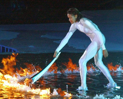 Cathy Freeman encendiendo la llama olímpica