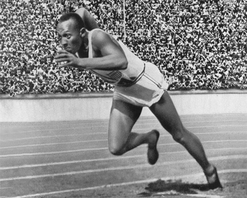 Jesse Owens en los Juegos Olímpicos de 1936