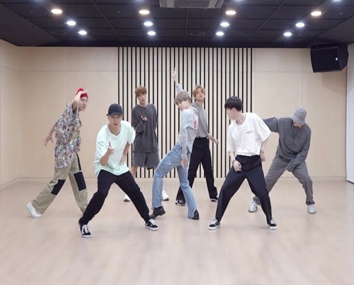 Práctica de baile de los ídolos del K-pop