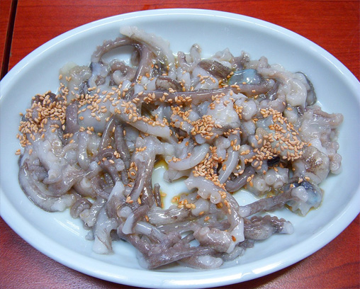 Sannakji, un petit poulpe cru dans la cuisine coréenne
