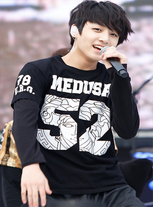 Jungkook en concert en juillet 2013
