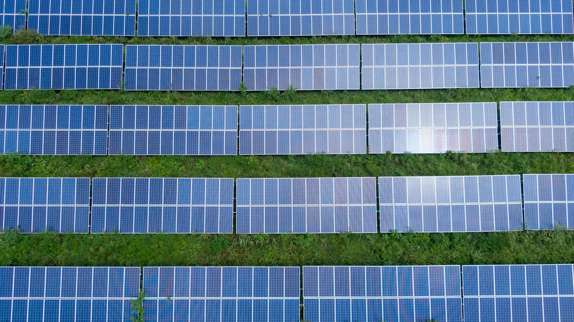Vista superior de la foto de los paneles solares
